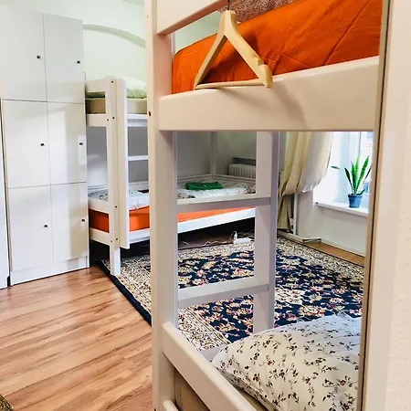 Tree House Hostal *